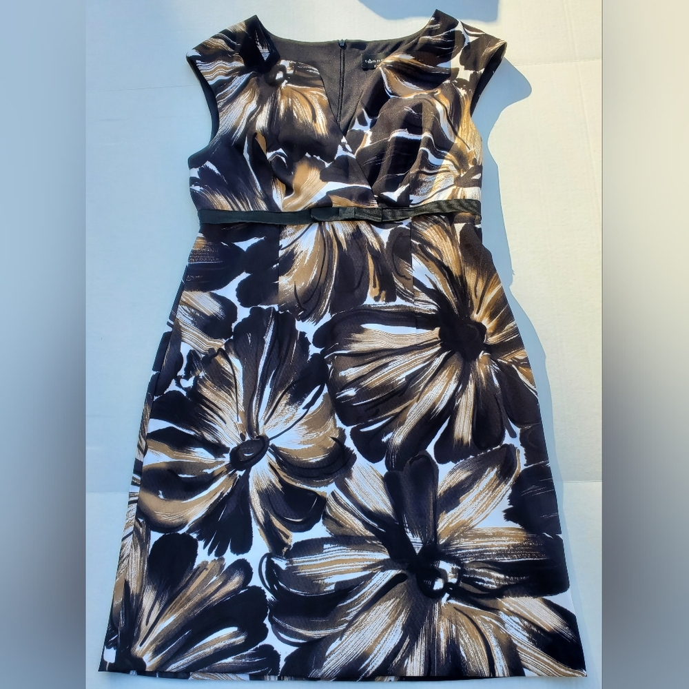 Women's Sheath Dress - Picture 7 of 7